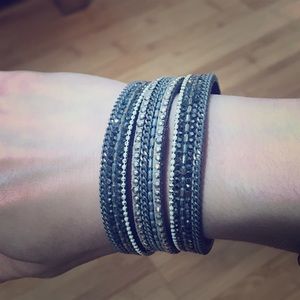 Sparkly gray leather bracelet